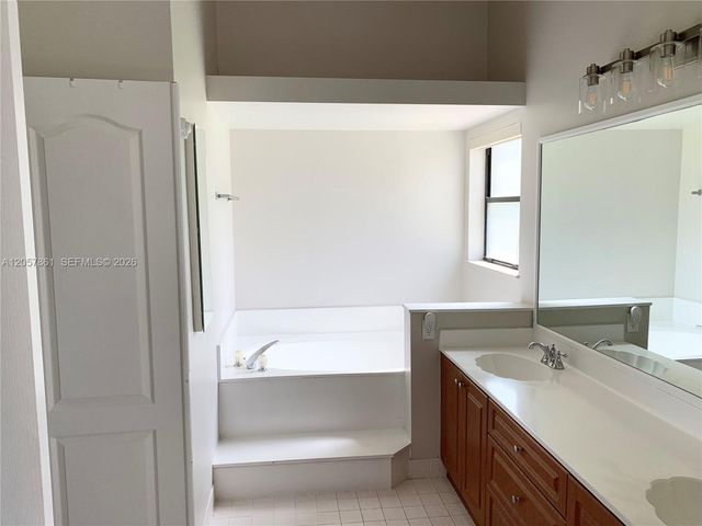 19331 NW 8th St, Pembroke Pines, FL 33029