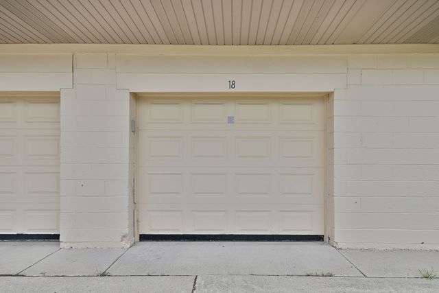 960 Beau Drive 205, Des Plaines, IL 60016