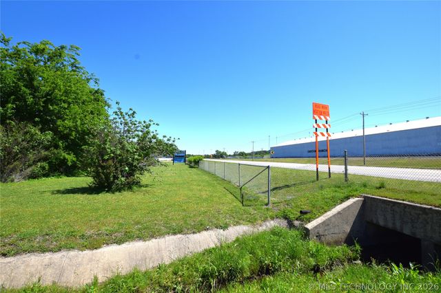 13 W Chestnut Street, Stilwell, OK 74960