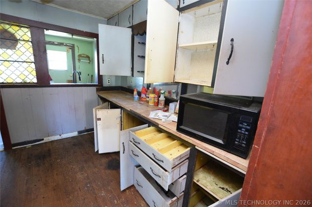 13 W Chestnut Street, Stilwell, OK 74960
