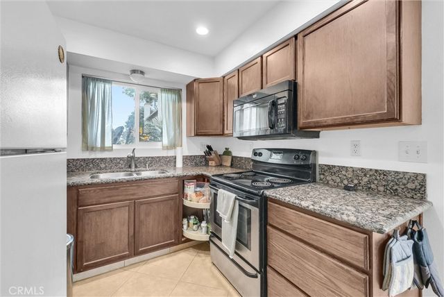 855 N Lemon Street 6, Orange, CA 92867