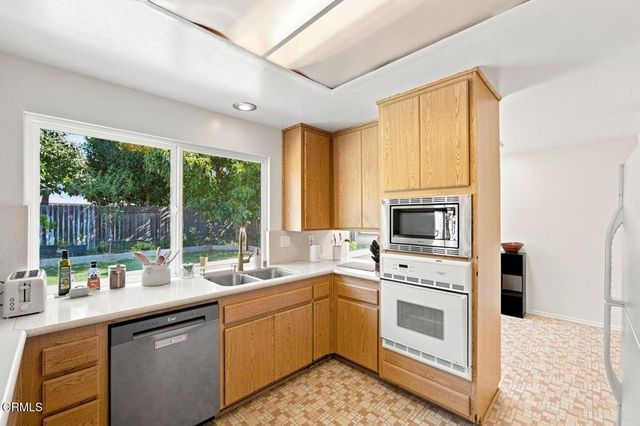 1559 Habra Court, Camarillo, CA 93010