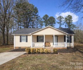 115 Ridge Avenue, Cherryville, NC 28021