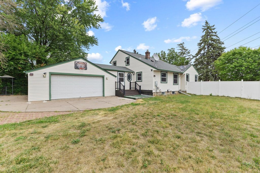 5301 Brooklyn Boulevard, Brooklyn Center, MN 55429 — exterior