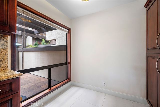1349 N Columbus 21, Glendale, CA 91202