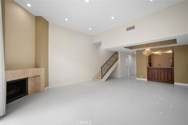 1349 N Columbus 21, Glendale, CA 91202
