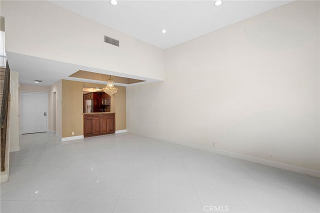 1349 N Columbus 21, Glendale, CA 91202