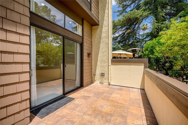1349 N Columbus 21, Glendale, CA 91202