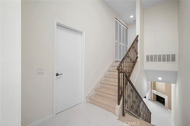 1349 N Columbus 21, Glendale, CA 91202
