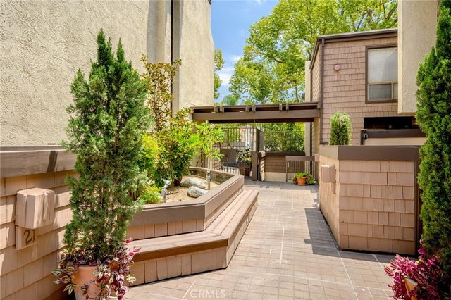 1349 N Columbus 21, Glendale, CA 91202