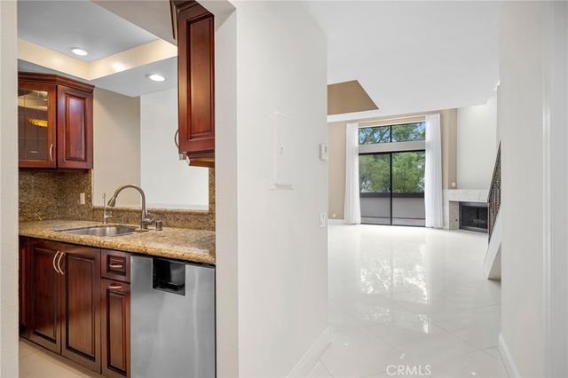 1349 N Columbus 21, Glendale, CA 91202
