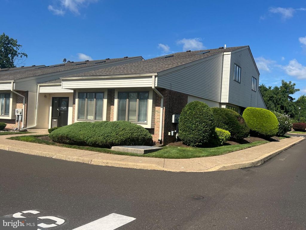 112 E PENNSYLVANIA BLVD, FEASTERVILLE TREVOSE, PA 19053 — photo 2