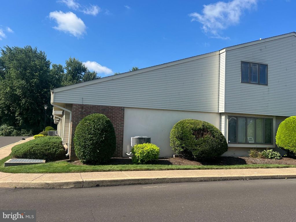 112 E PENNSYLVANIA BLVD, FEASTERVILLE TREVOSE, PA 19053 — photo 4