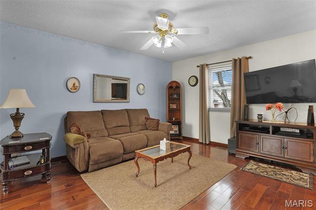 5 Olivia Lane, Glen Carbon, IL 62034