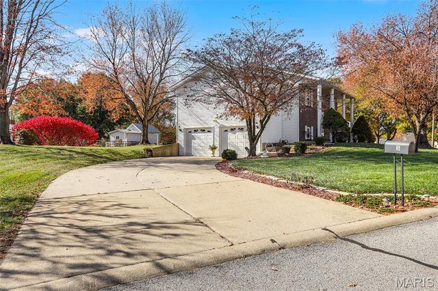 5 Olivia Lane, Glen Carbon, IL 62034