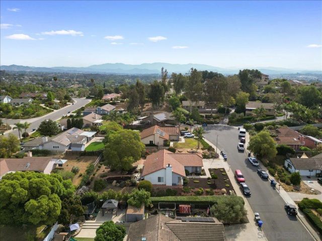 445 Cancun Ct, Fallbrook, CA 92028