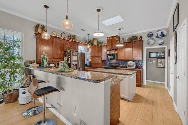 202 Kiowa Drive E, Lake Kiowa, TX 76240