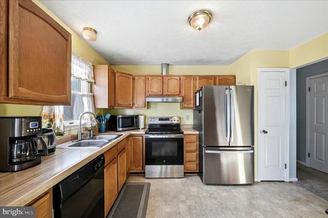 202 MASTERS DR, Cross Junction, VA 22625