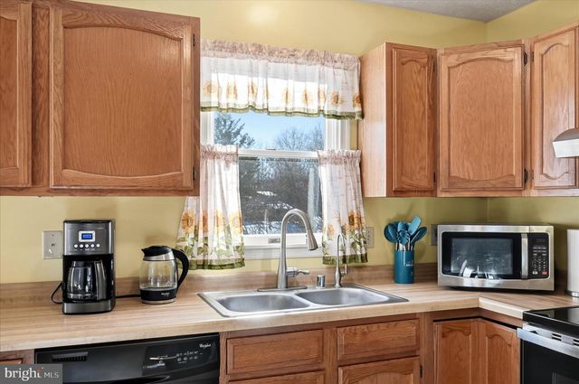 202 MASTERS DR, Cross Junction, VA 22625