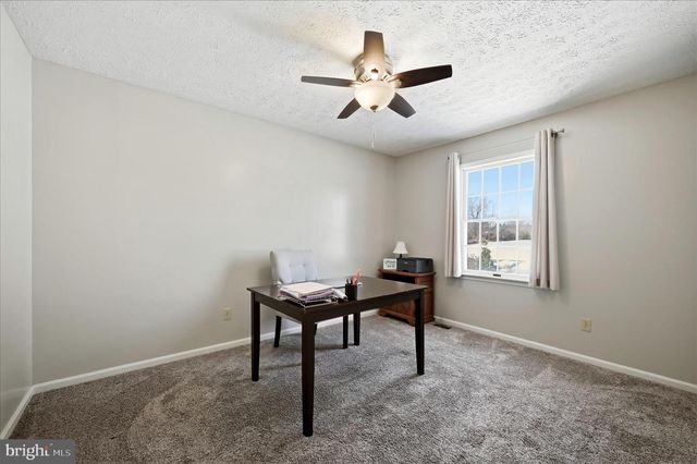 202 MASTERS DR, Cross Junction, VA 22625