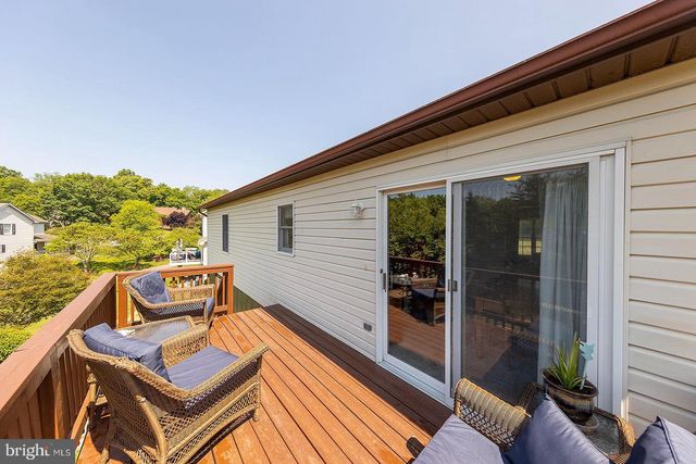 202 MASTERS DR, Cross Junction, VA 22625