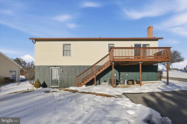 202 MASTERS DR, Cross Junction, VA 22625