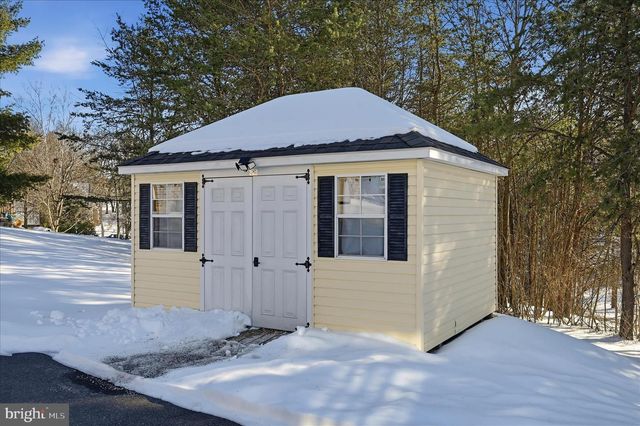 202 MASTERS DR, Cross Junction, VA 22625