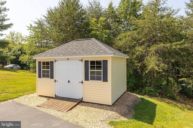 202 MASTERS DR, Cross Junction, VA 22625