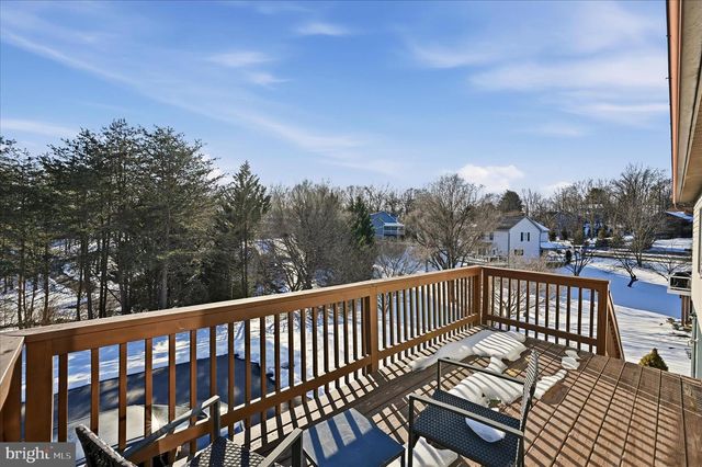 202 MASTERS DR, Cross Junction, VA 22625