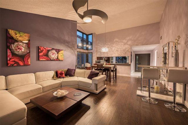 3195 WINDRUSH BOURNE 36, Sarasota, FL 34235