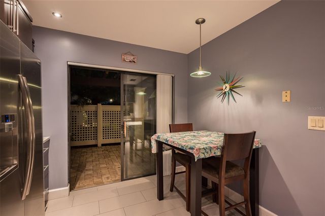 3195 WINDRUSH BOURNE 36, Sarasota, FL 34235