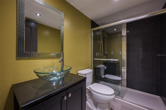 3195 WINDRUSH BOURNE 36, Sarasota, FL 34235