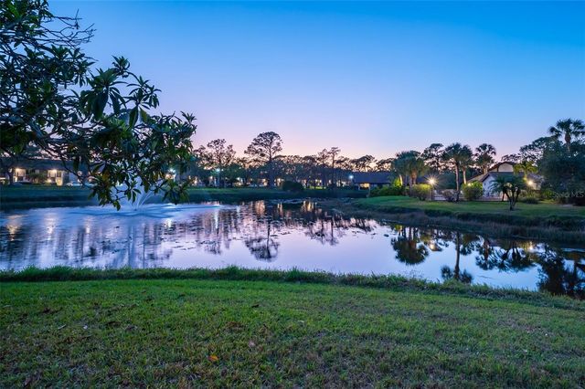 3195 WINDRUSH BOURNE 36, Sarasota, FL 34235