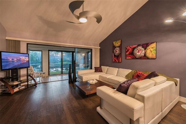 3195 WINDRUSH BOURNE 36, Sarasota, FL 34235