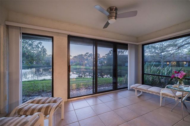 3195 WINDRUSH BOURNE 36, Sarasota, FL 34235