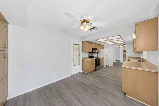 9220 40TH STREET N, Pinellas Park, FL 33782