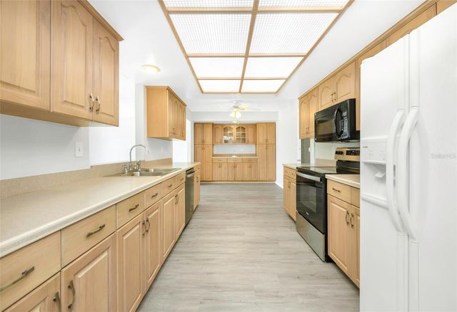 9220 40TH STREET N, Pinellas Park, FL 33782