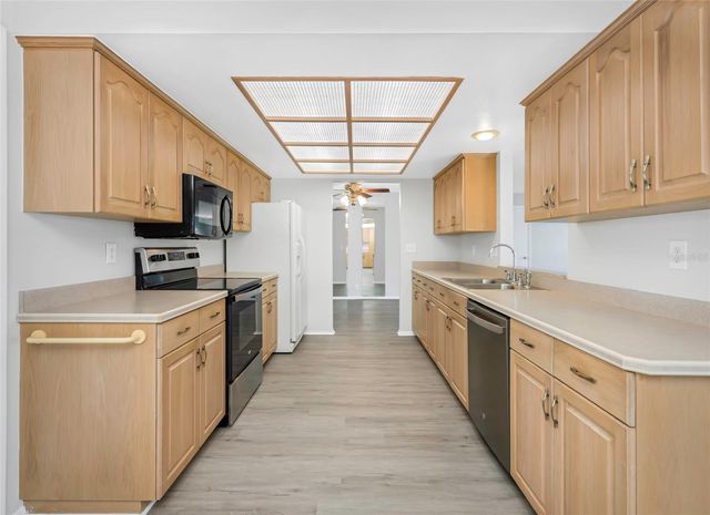 9220 40TH STREET N, Pinellas Park, FL 33782