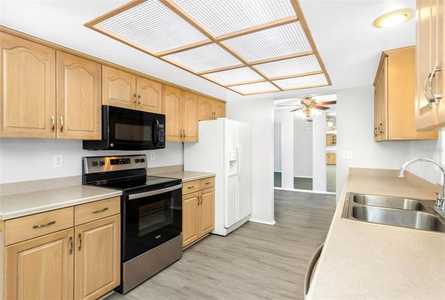 9220 40TH STREET N, Pinellas Park, FL 33782