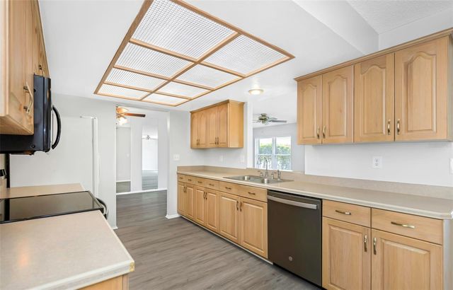 9220 40TH STREET N, Pinellas Park, FL 33782