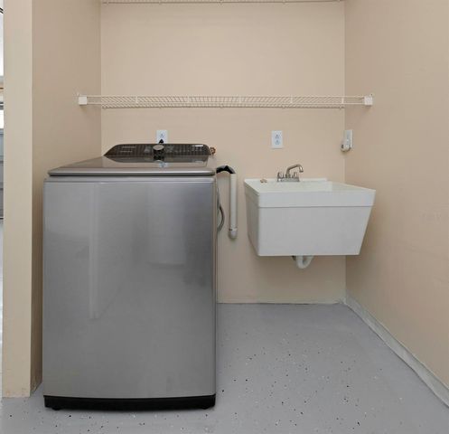 9220 40TH STREET N, Pinellas Park, FL 33782