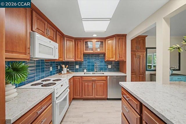 1732 Oakmont Dr 9, Walnut Creek, CA 94595