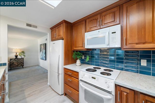 1732 Oakmont Dr 9, Walnut Creek, CA 94595