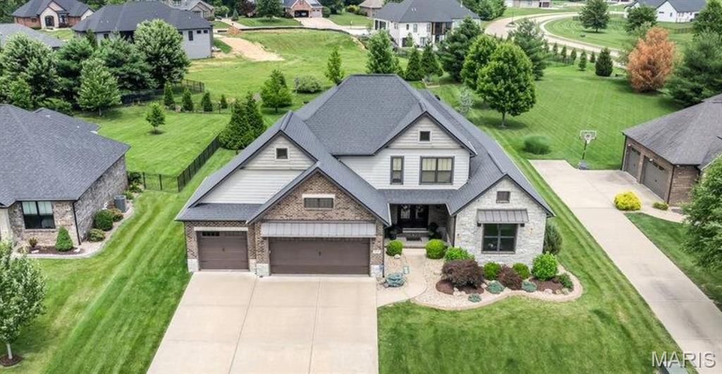 3904 Stone Hollow Lane, Edwardsville, IL 62025
