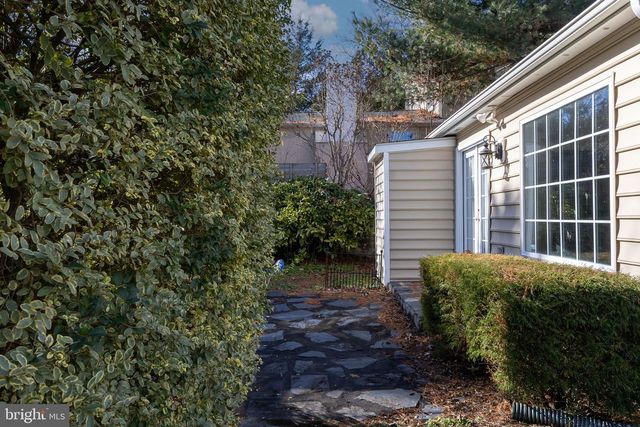 504 HAWKE ST, Fredericksburg, VA 22401