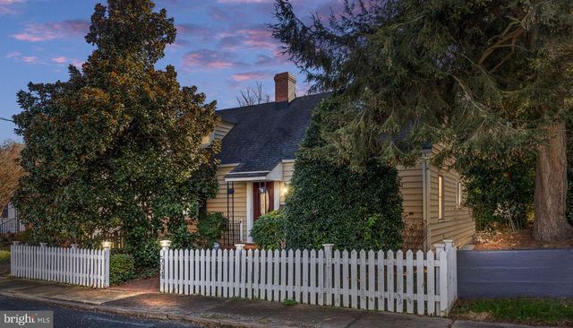 504 HAWKE ST, Fredericksburg, VA 22401