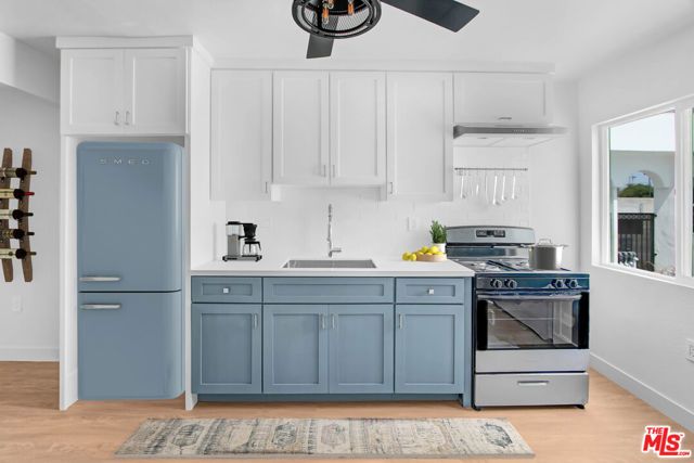 5926 S Hoover Street, Los Angeles, CA 90044