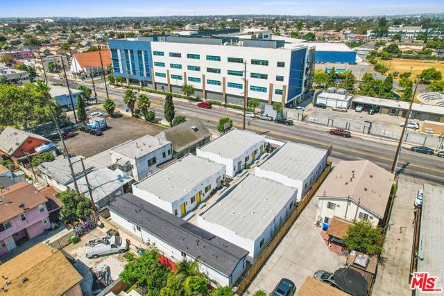 5926 S Hoover Street, Los Angeles, CA 90044