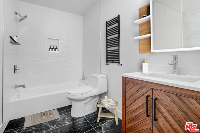 5926 S Hoover Street, Los Angeles, CA 90044