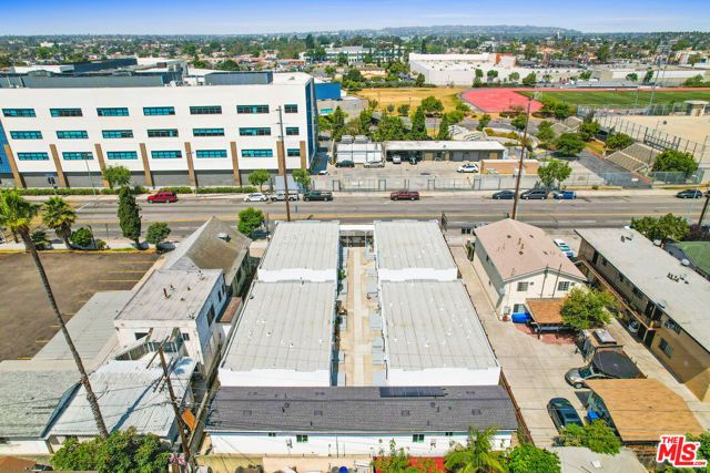 5926 S Hoover Street, Los Angeles, CA 90044